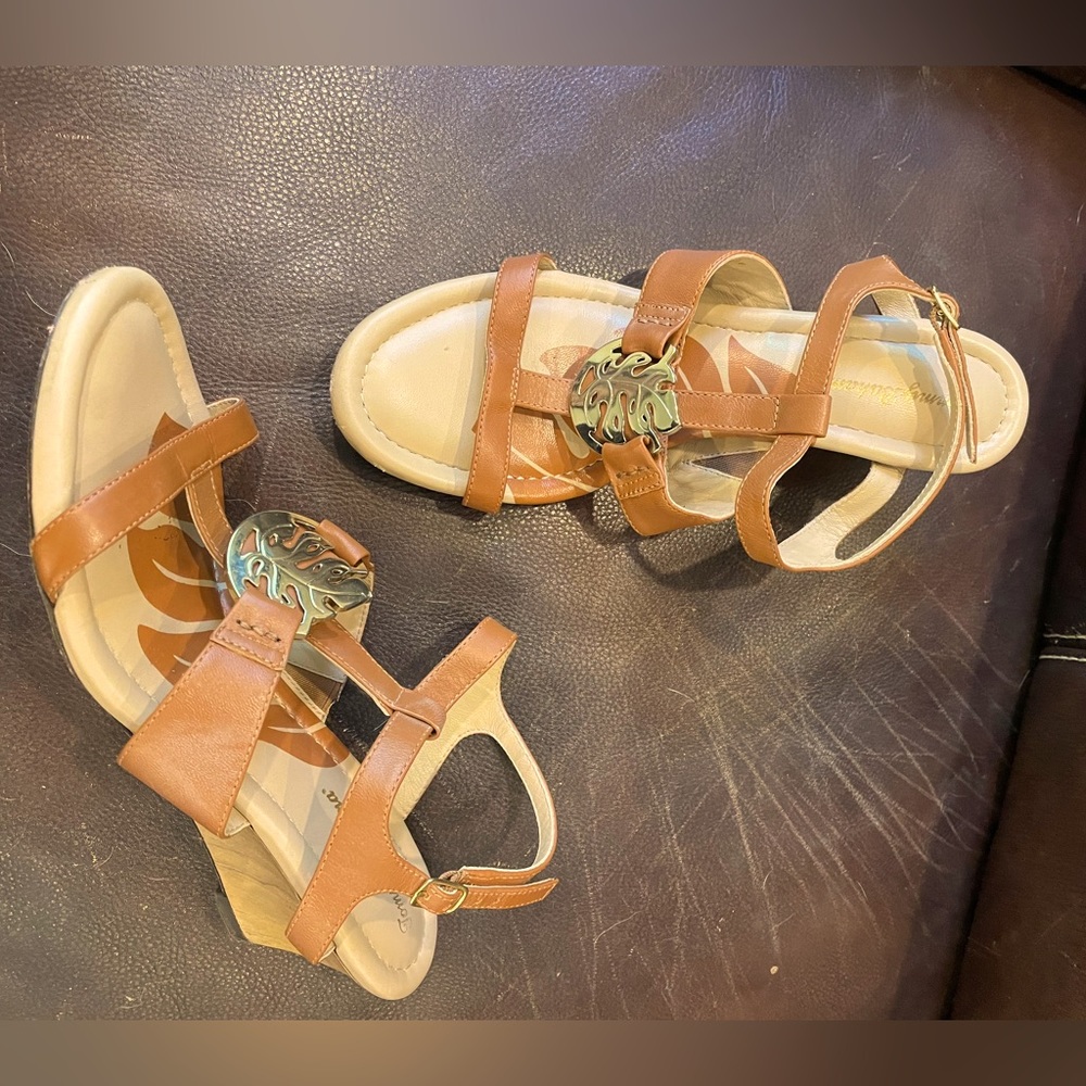 Casual sandals